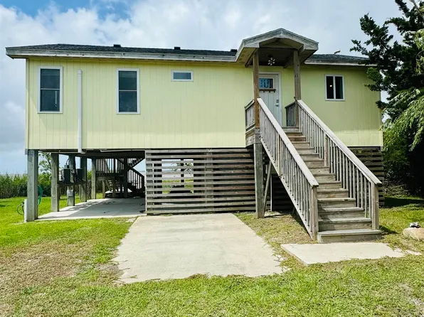 245 Bayview Dr, Stumpy Point, NC 27978