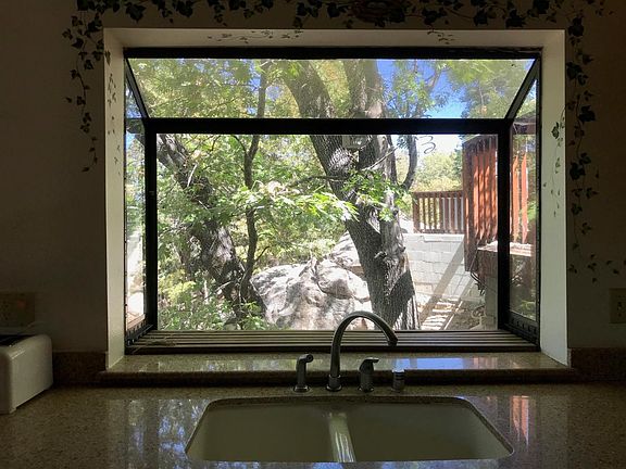 5th image of 1399 Evergreen Ln