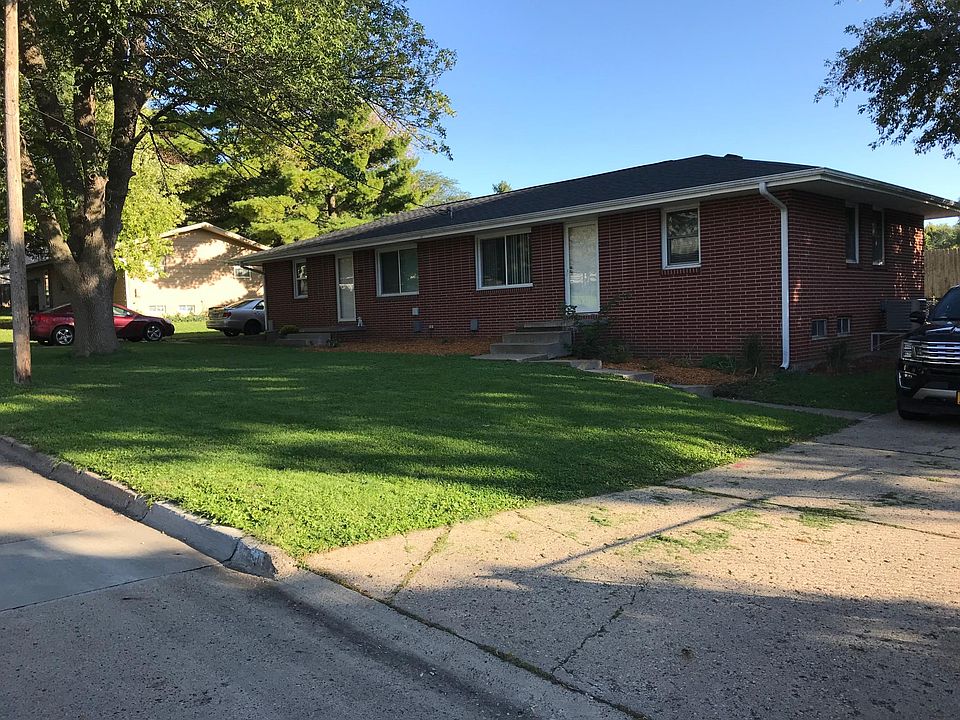Duplex: Single-car garage not shown