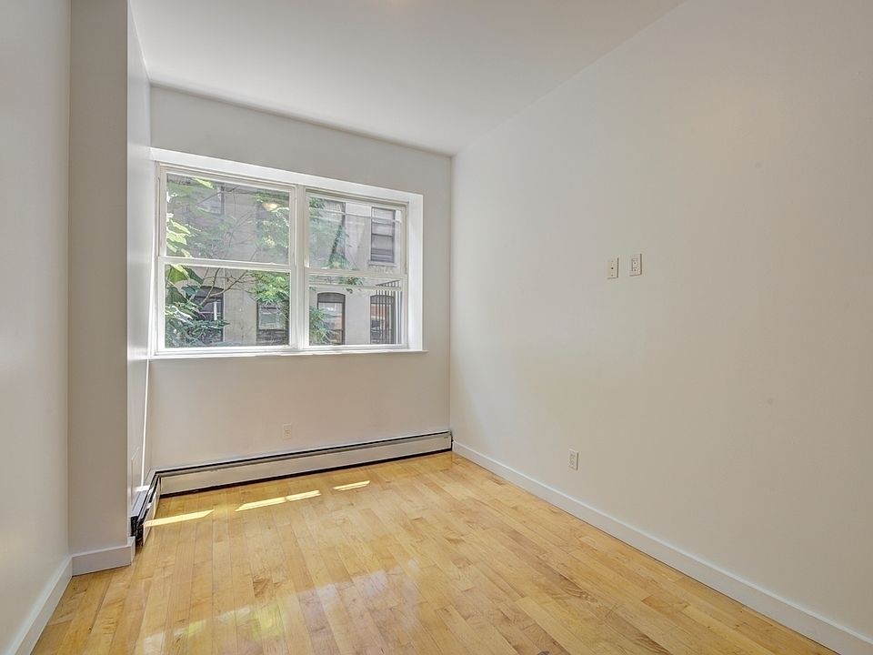 2nd image of 118 Ridge St #4BB