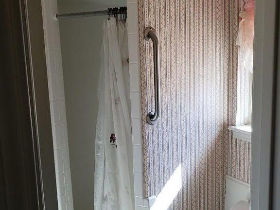 5th image of 200 Juniper St