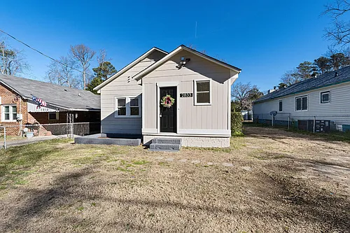 2833 Hazel St Photo 1