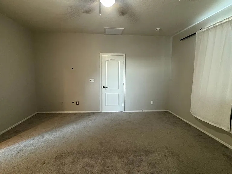 17637 W Molly Ln — Photo 10