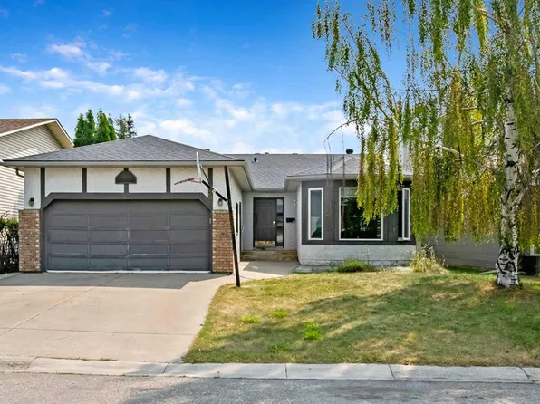 25 W Downey Rd, Okotoks, AB T1S 1H5