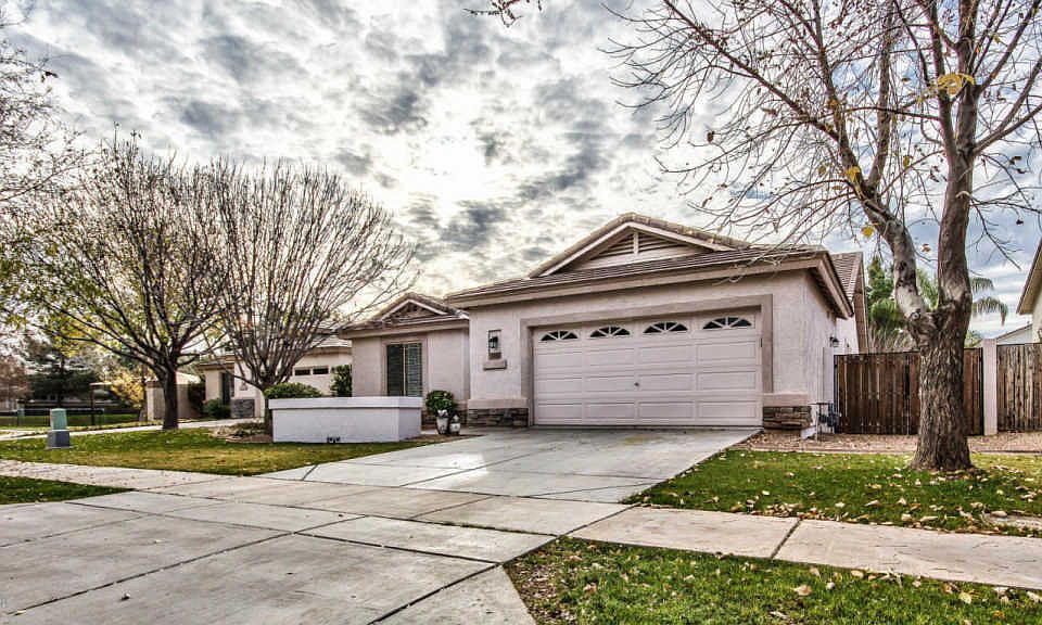 2nd image of 3381 E Lexington Ct