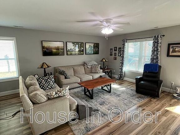 5th image of 542 Quinn Hill Ln