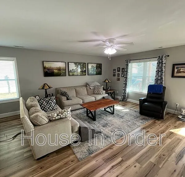 542 Quinn Hill Ln — Photo 5