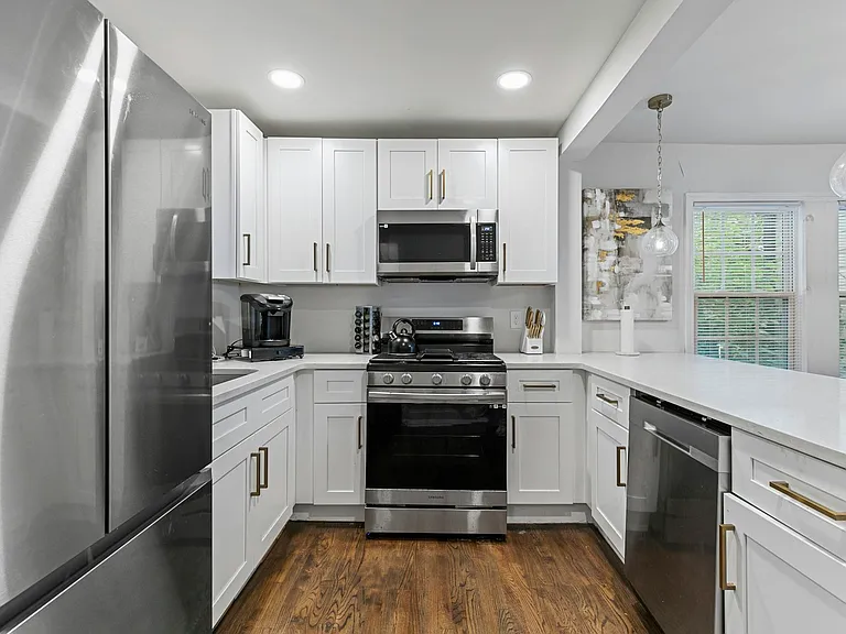 1472 North Ave NW — Photo 10