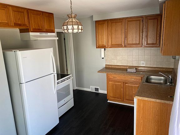 3rd image of 24 Ellwood Blvd