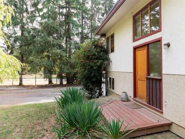 6686 Bell McKinnon Rd, North Cowichan, BC V9L 6B7