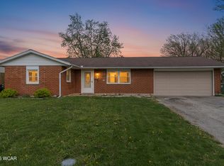 1720 Fair Oaks Dr, Sidney, OH 45365