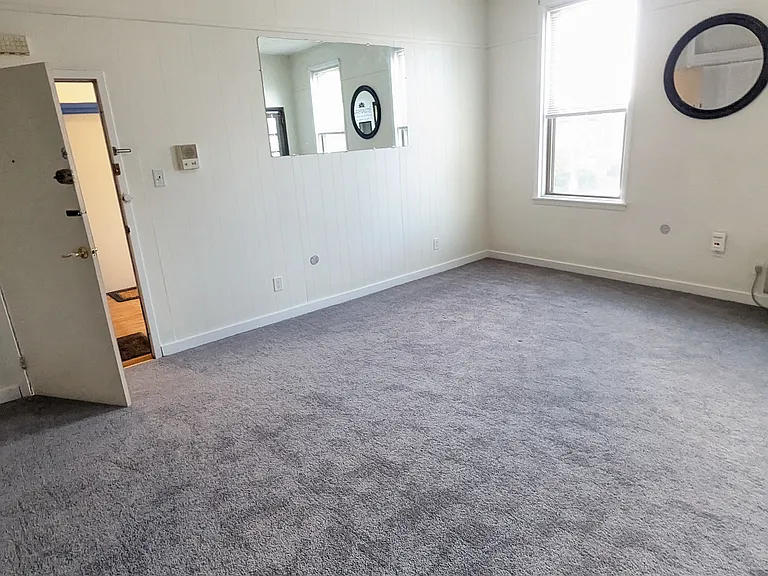 5400 Howe St #3 — Photo 4