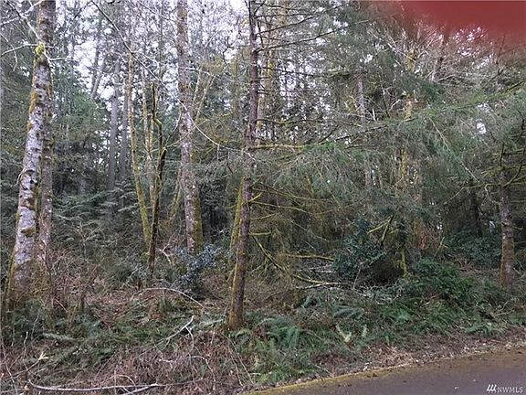 View of lot 60 from Mill pl lot is at the begging of the cul-de-sac on the rt side..backs up to community center and church