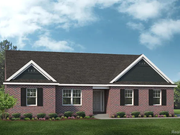 5620 Fir Ct, Almont, MI 48003