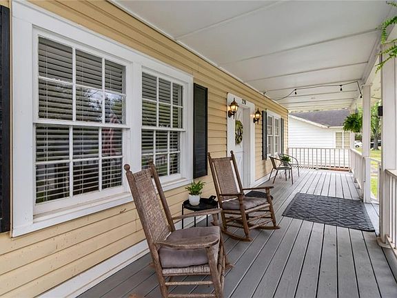 2nd image of 270 Del Barco Dr