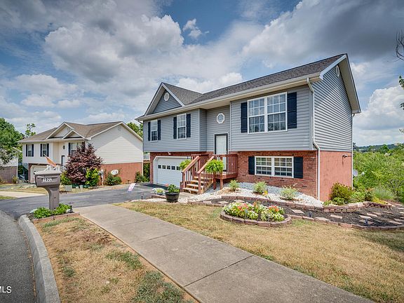 3rd image of 1022 Meadow Creek Ln