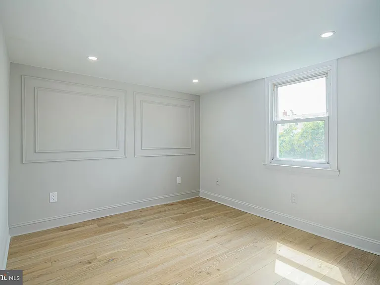 2542 E Dauphin St — Photo 17