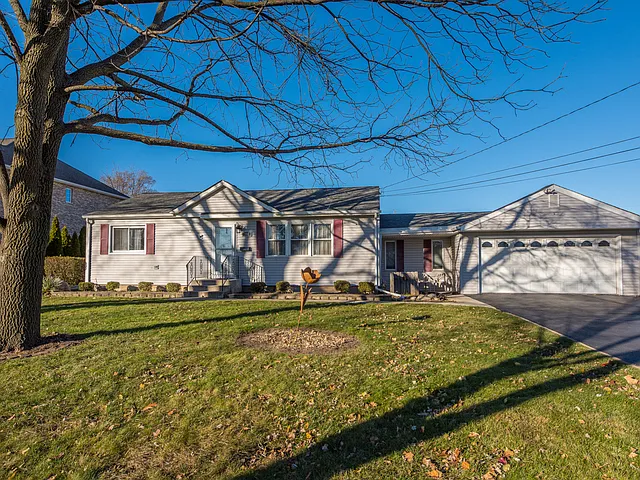 132 E Sunset Ave photo 1