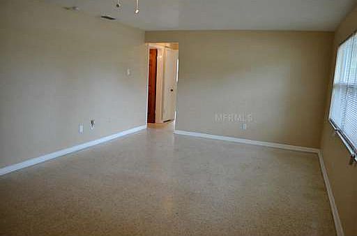 5th image of 1745 Woodridge Dr