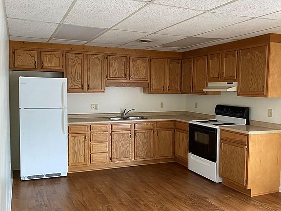 3rd image of 107 E 2nd St #A