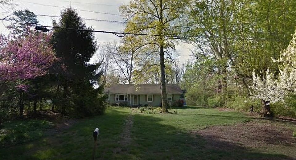 2nd image of 958 James Blvd