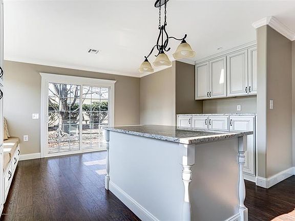 5th image of 17 Palermo Ct