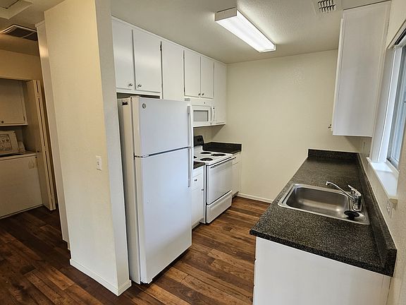 3rd image of 1026 Olson Ln APT 322