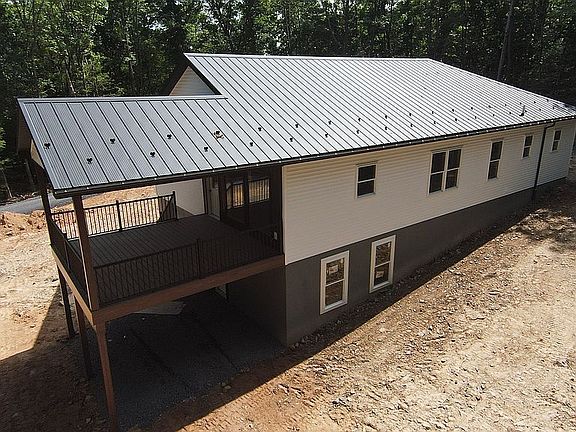 4th image of 128 Hemlock Ridge Rd