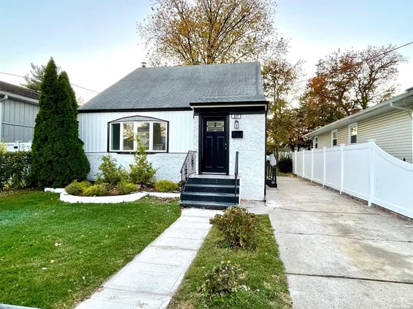 207 Fairview Boulevard, Hempstead, NY 11550