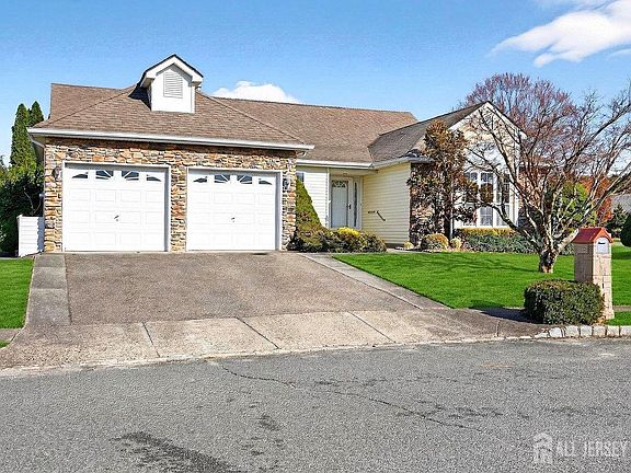 2nd image of 5 Cordoba Ct