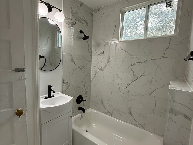 3539 Saint Charles Ave #F — Photo 4