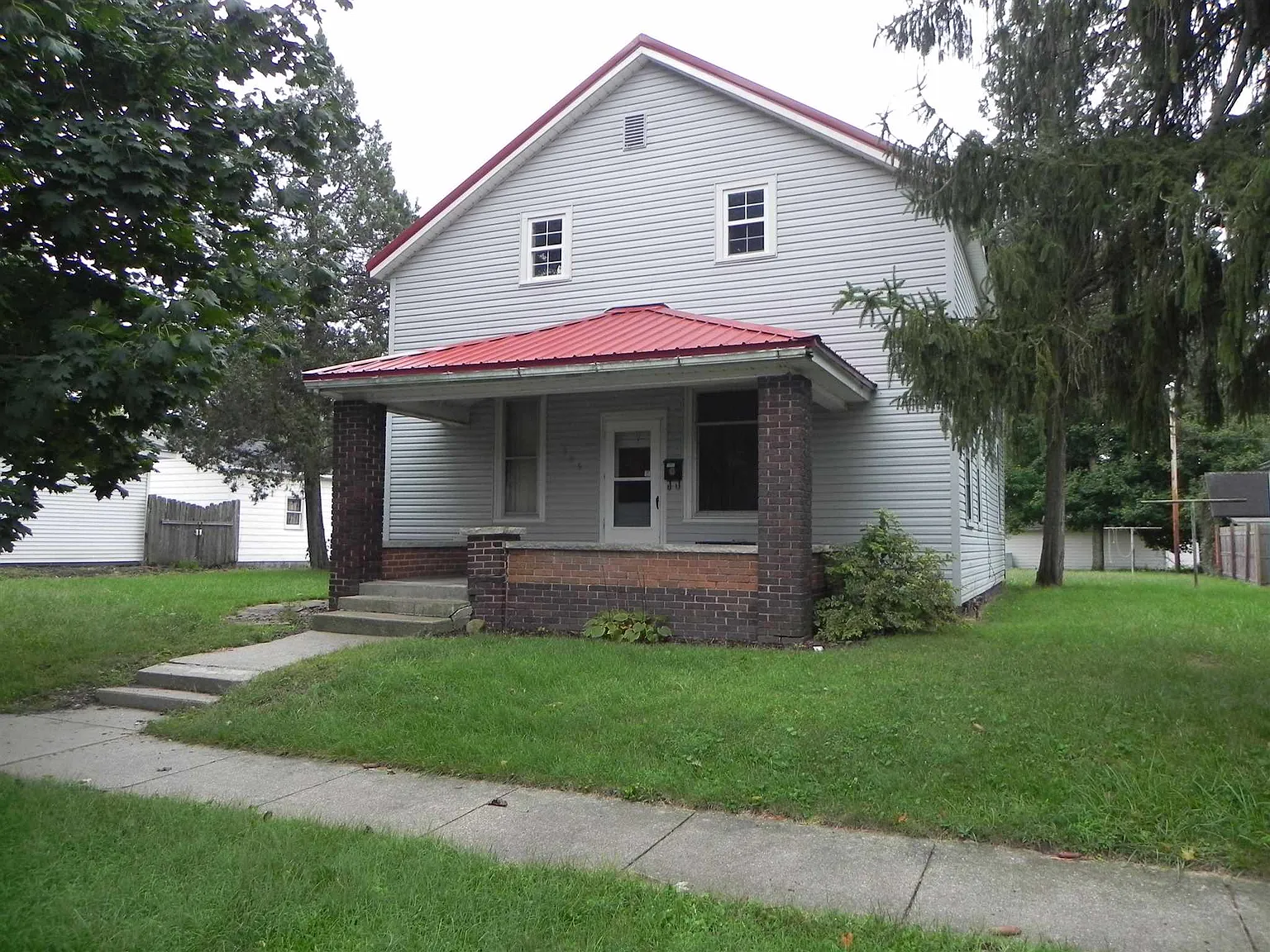 305 W 3rd St photo 1