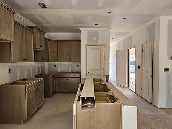 5th image of 511 Barbican Pl