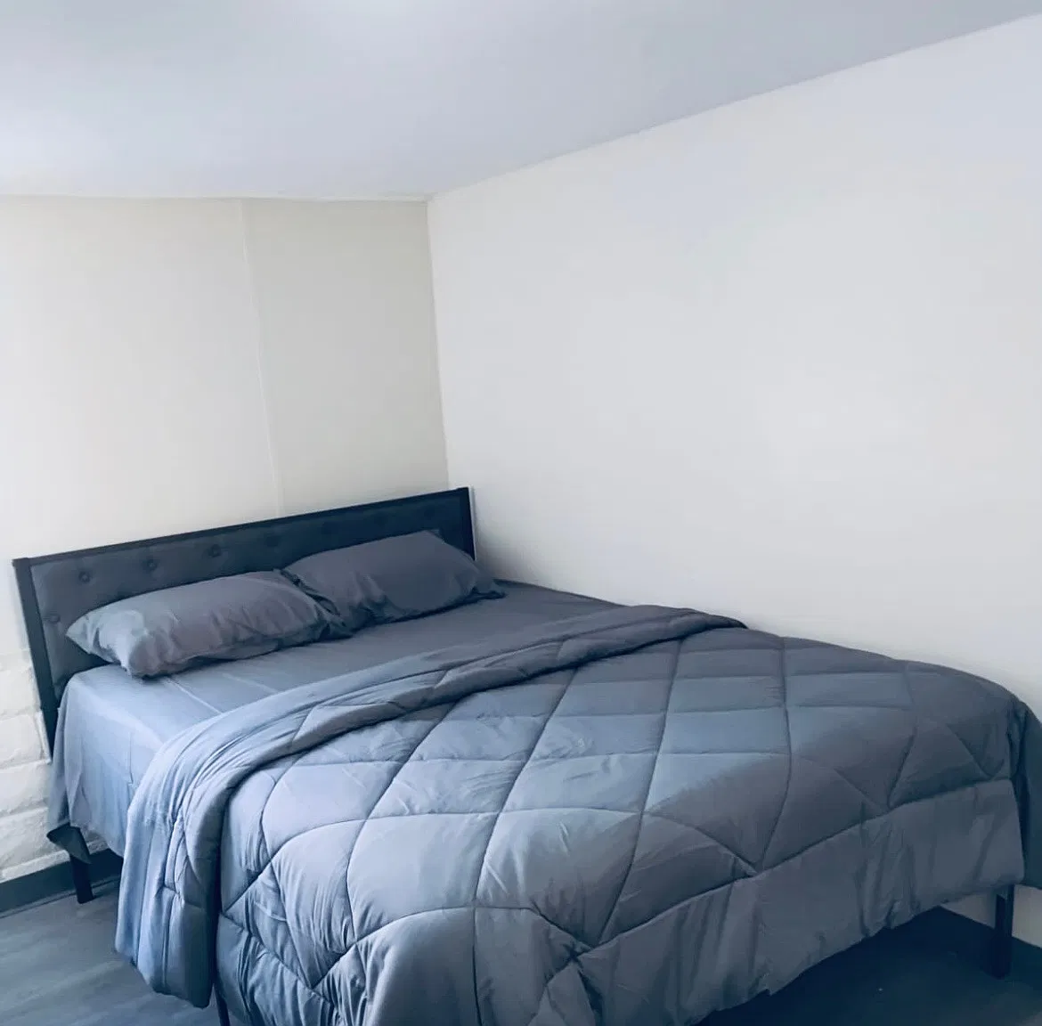 1 bed, 1.5 bath, 5000 sqft, $1,200 — Photo 1
