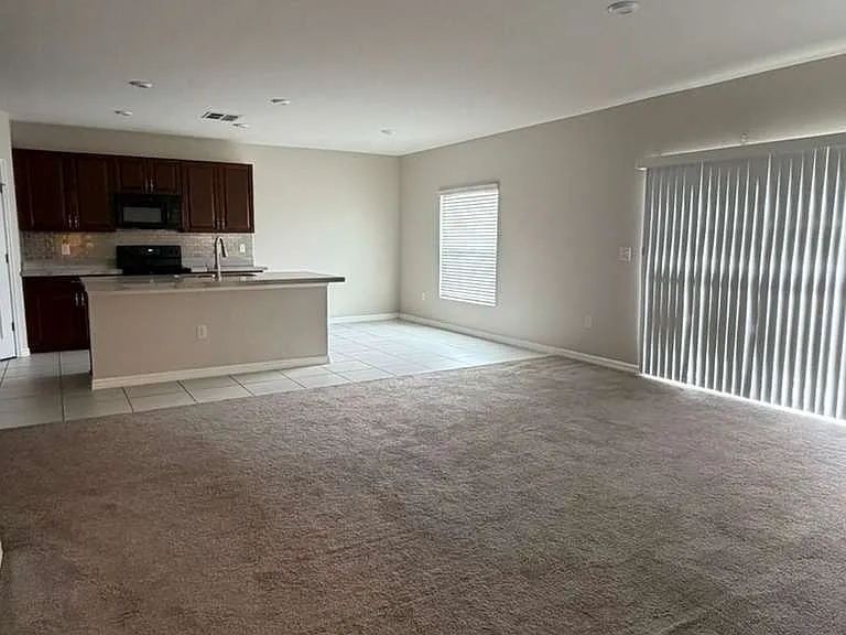 564 Meadow Bend Dr — Photo 14