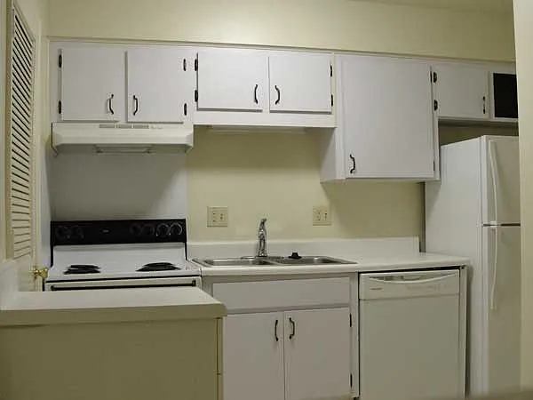 Autumn Ridge Apartments — Photo 2