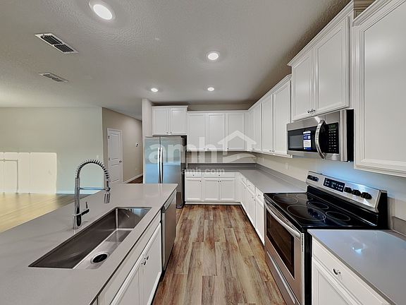 4th image of 123 Edge Park Trl