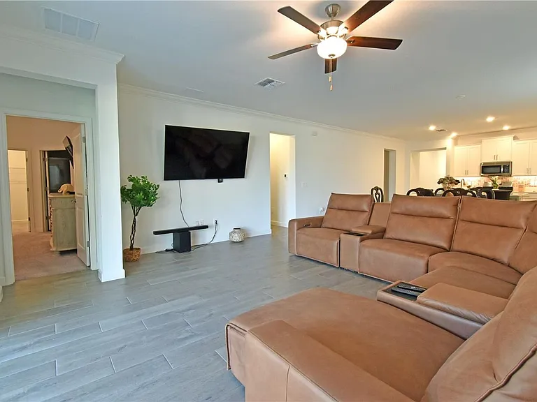 17304 Banded Gold Ln — Photo 20