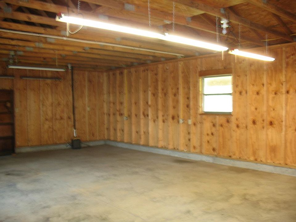 2nd image of 7200 Della Dr