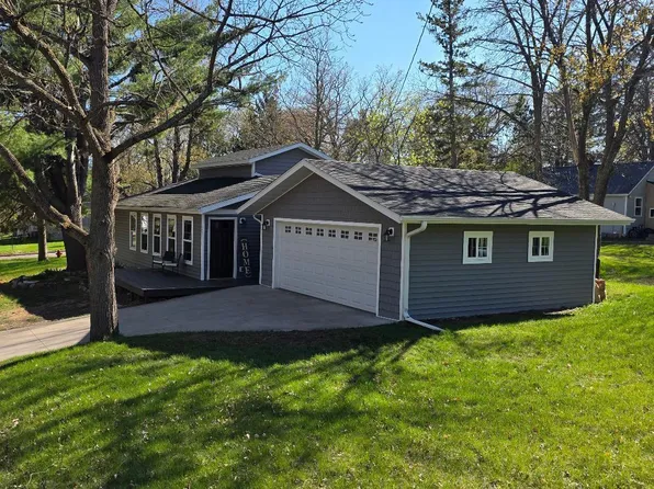 1007 2nd St, Spooner, WI 54801