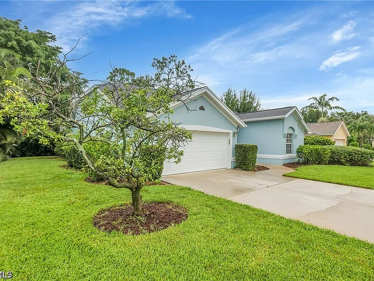 22203 Seashore Cir — Photo 4