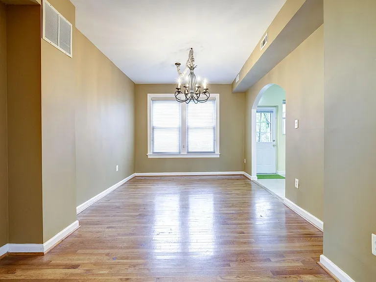 450 Randolph St NW — Photo 8