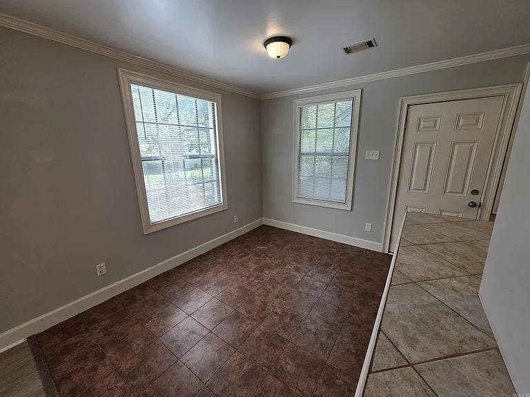1605 S Pierce St — Photo 8