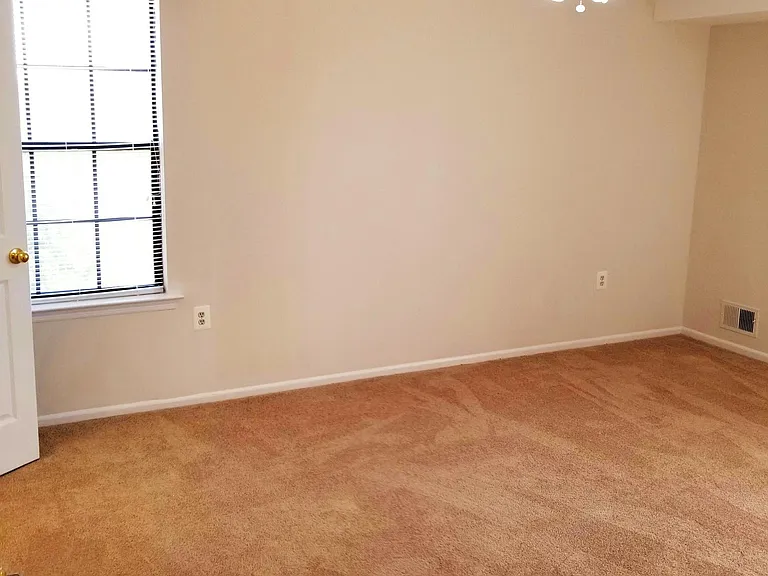 4 Fairway Ct — Photo 15
