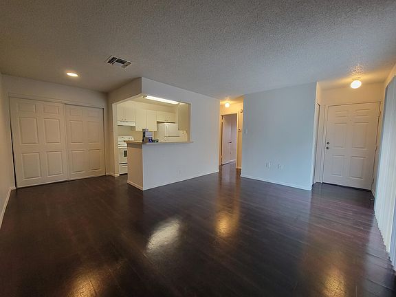 2nd image of 3806 Hideaway Bay Blvd Unit 101