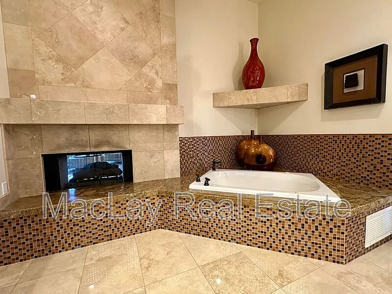 5711 W Linda Ln — Photo 26