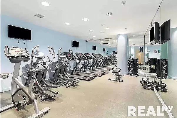 Rented by REAL New York | media 14