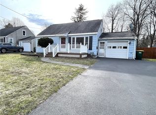 121 Wadsworth Rd, North Syracuse, NY 13212
