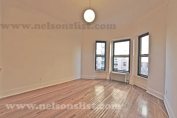 Rented by R New York | media 10