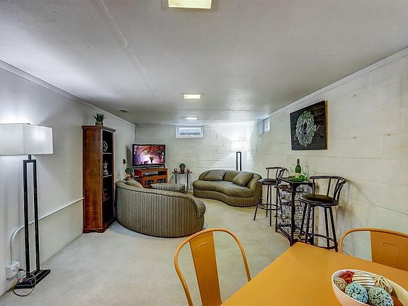5th image of 518 N 106th St